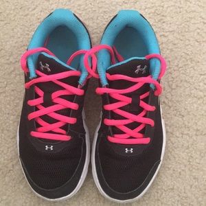 Under Armor Tennis Shoes Size 2